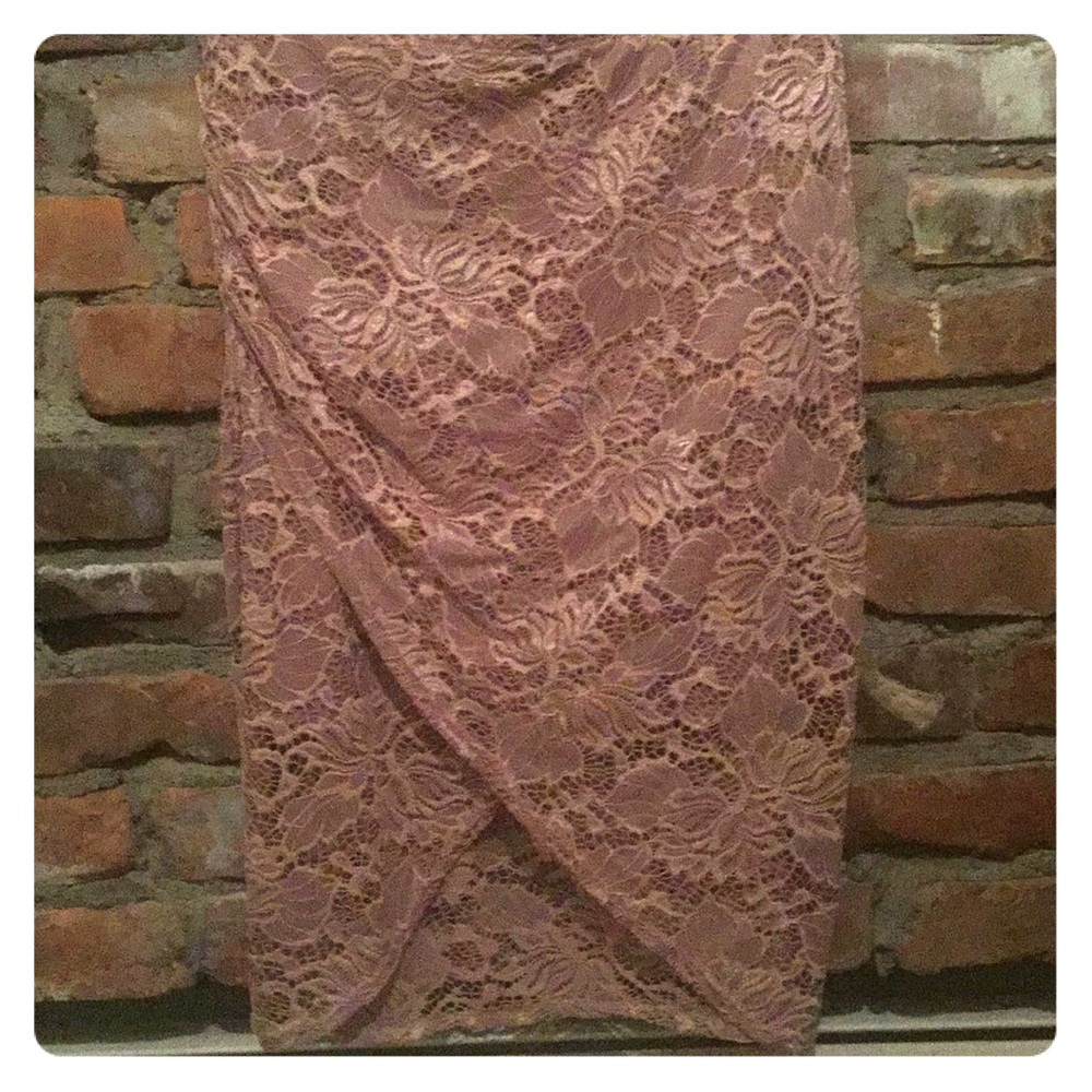 CHARLOTTE RUSSE PINK LACE SKIRT